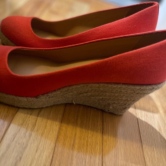 🔥 J.Crew Seville Red Wedge Espadrilles – Size 8.5 – Like New! 🔥 - Picture 2 of 9